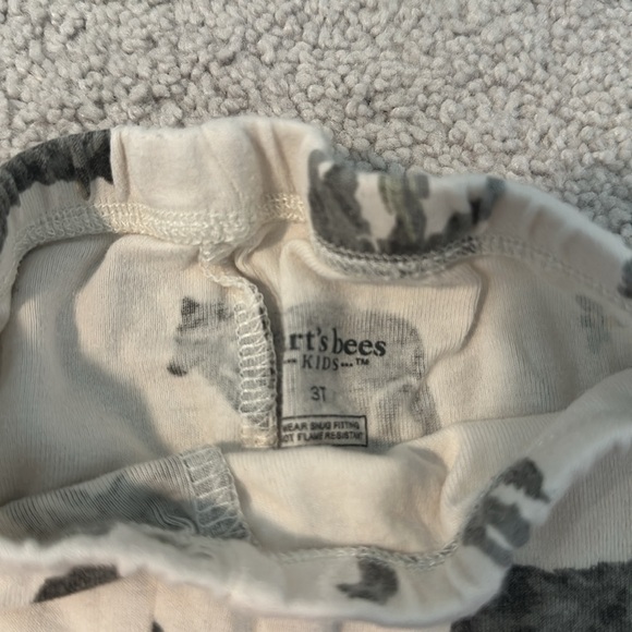 Boys 2pc pajama pant bundle Burt’s Bees Kids & Carter’s 3T - Picture 5 of 5